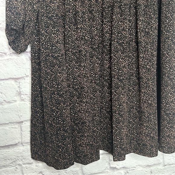 Madewell Crinkle Georgette V-Neck Babydoll Dress in Brushed Texture - Picture 10 of 16